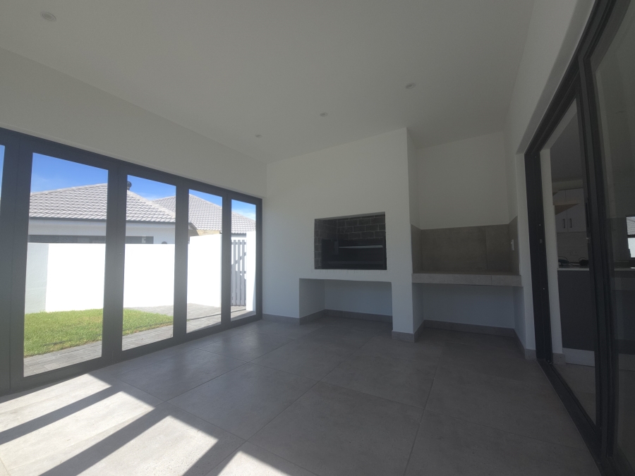 3 Bedroom Property for Sale in Shelley Point Western Cape